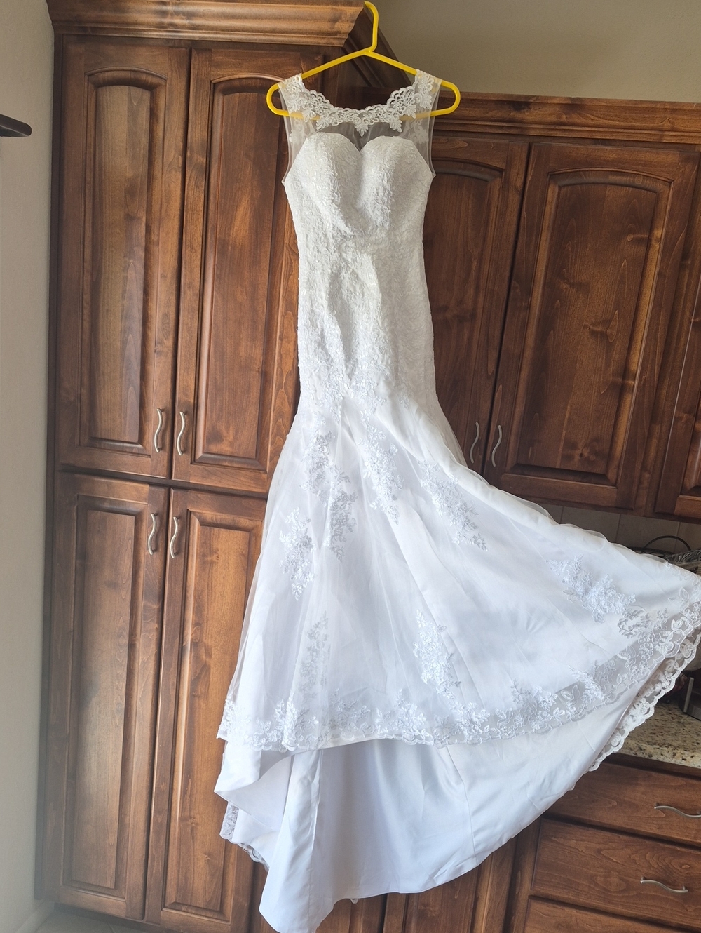 Mermaid Style White Wedding Dress With Backside Button Down